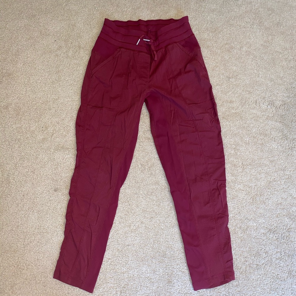 Lululemon High-rise red cropped joggers